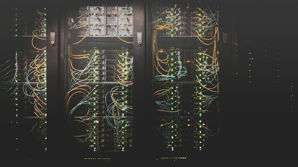 Network cabling in server racks